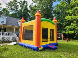 20230511 173121 1684681438 15 x 15 Bounce Castle